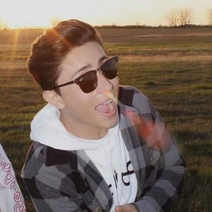 Meet your Posher, Emmanuel